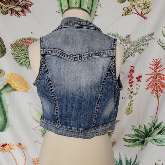 Cropped denim vest - Picture 3 of 3